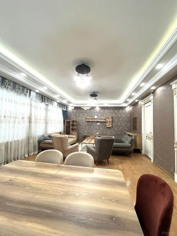 Satılır 5 otaqlı mənzil 535 m²