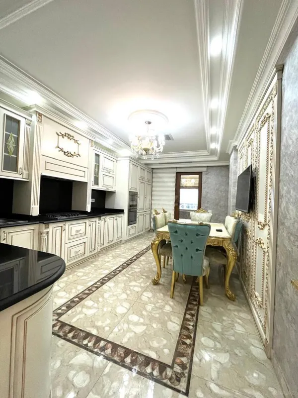 Satılır 5 otaqlı mənzil 535 m²