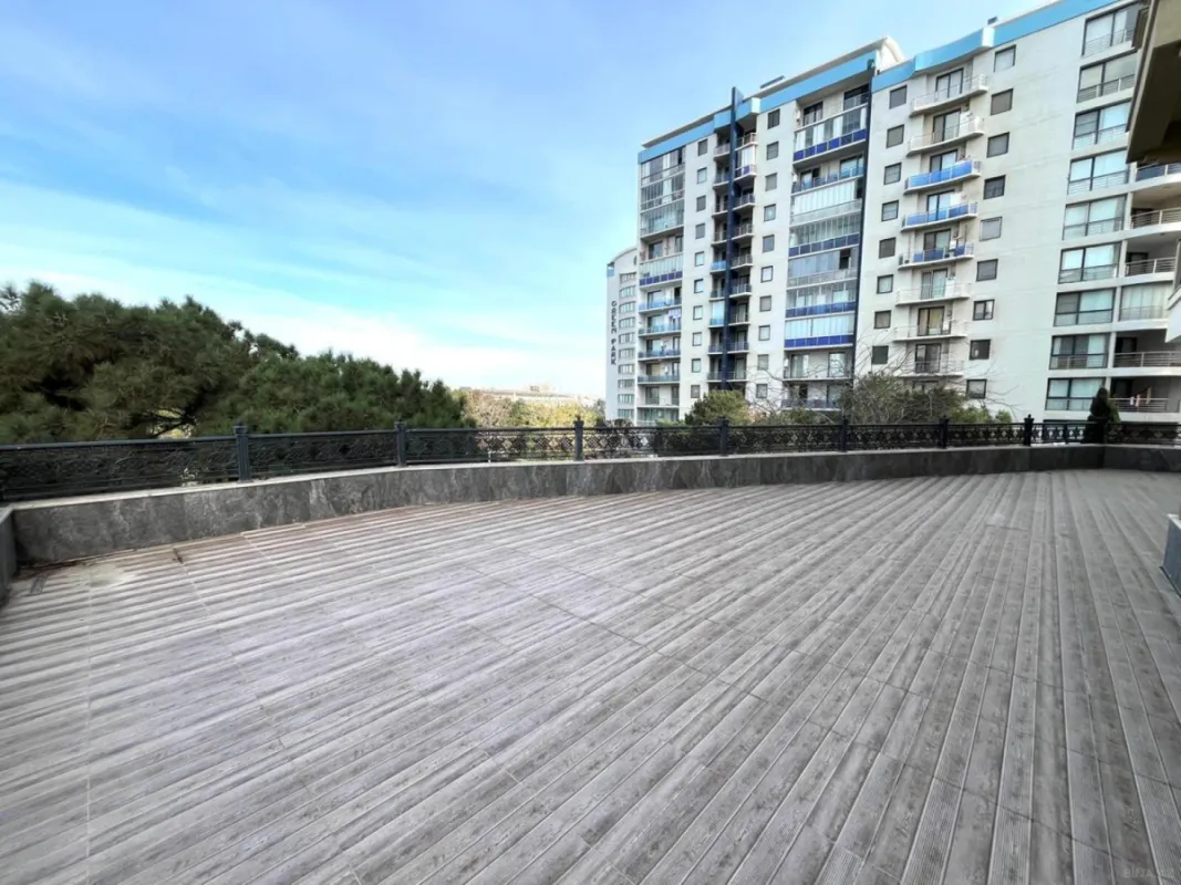 Satılır 5 otaqlı mənzil 535 m²