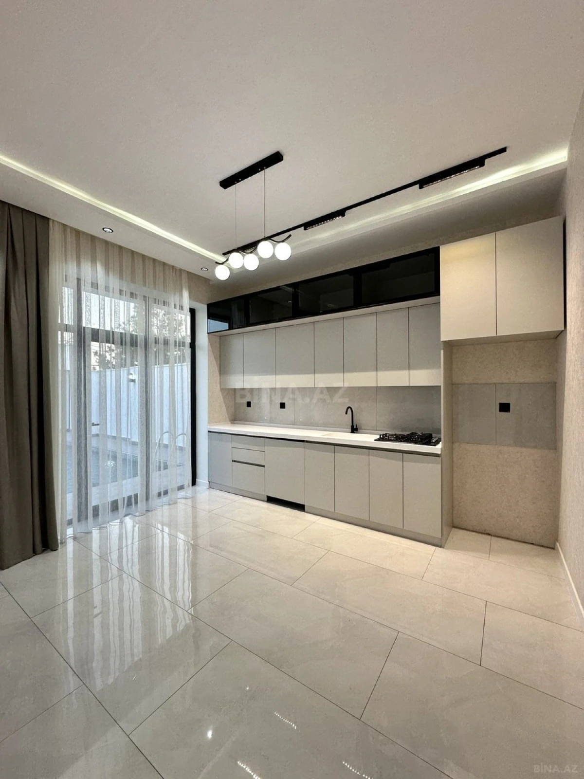 Satılır 4 otaqlı həyət evi 140 m²