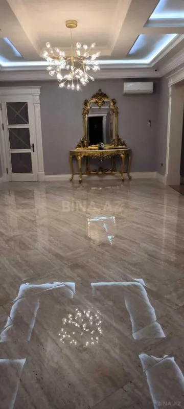 Satılır 4 otaqlı mənzil 295 m²