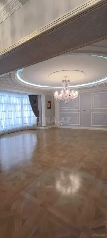 Satılır 4 otaqlı mənzil 295 m²