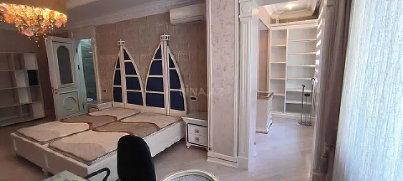 Satılır 5 otaqlı mənzil 400 m²