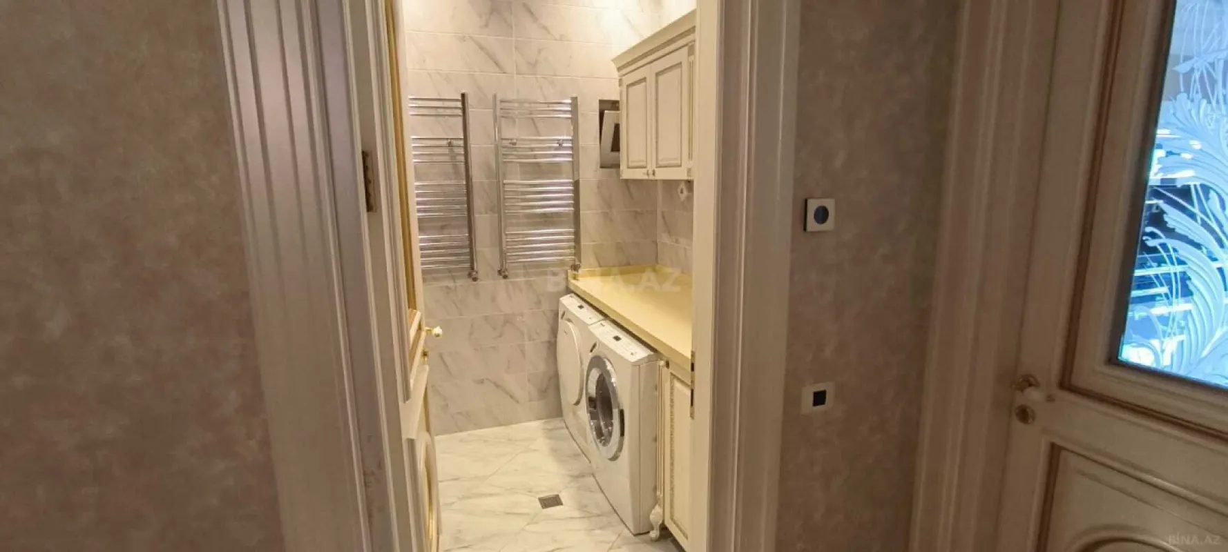 Satılır 5 otaqlı mənzil 400 m²