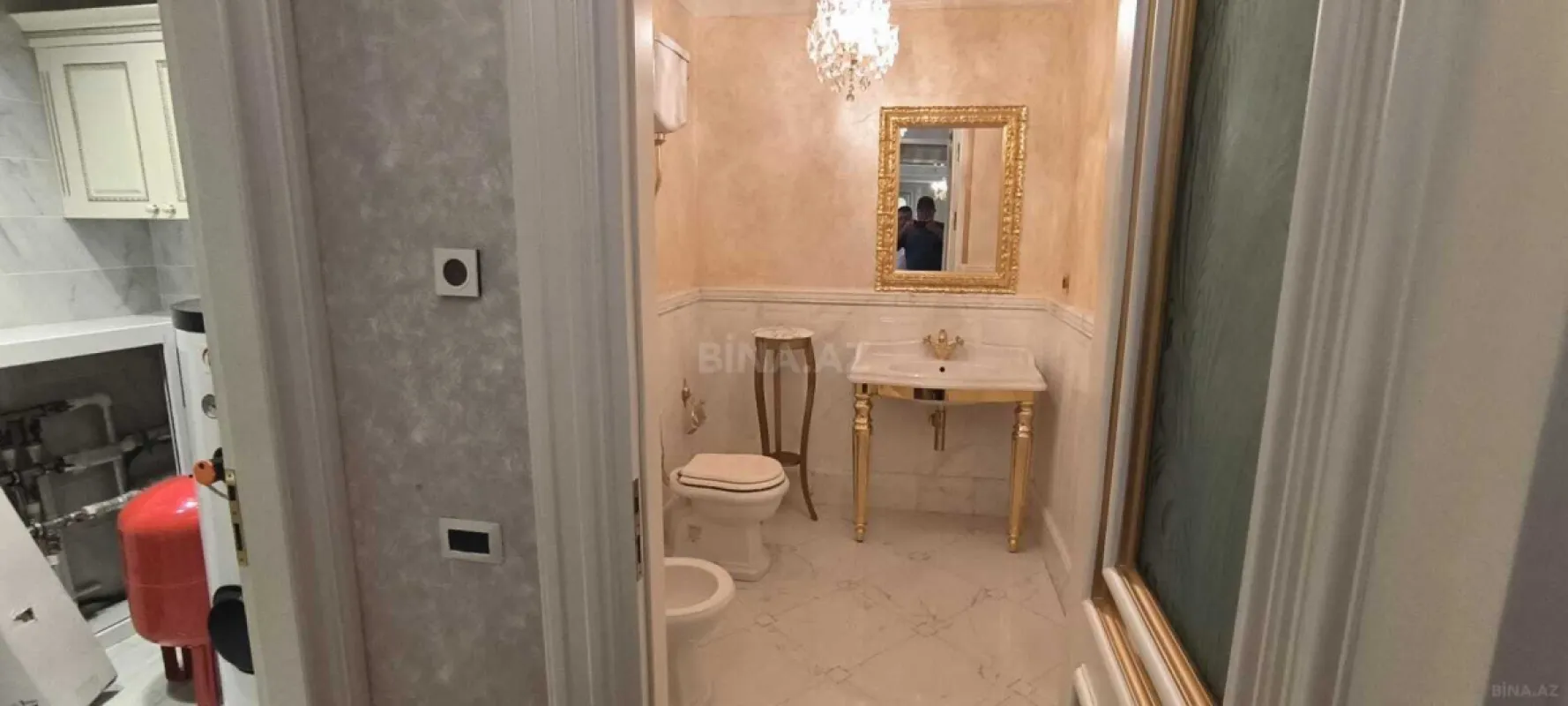 Satılır 5 otaqlı mənzil 400 m²