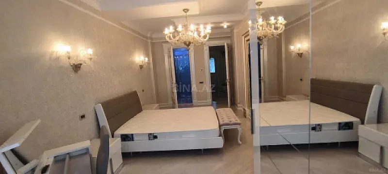 Satılır 5 otaqlı mənzil 400 m²