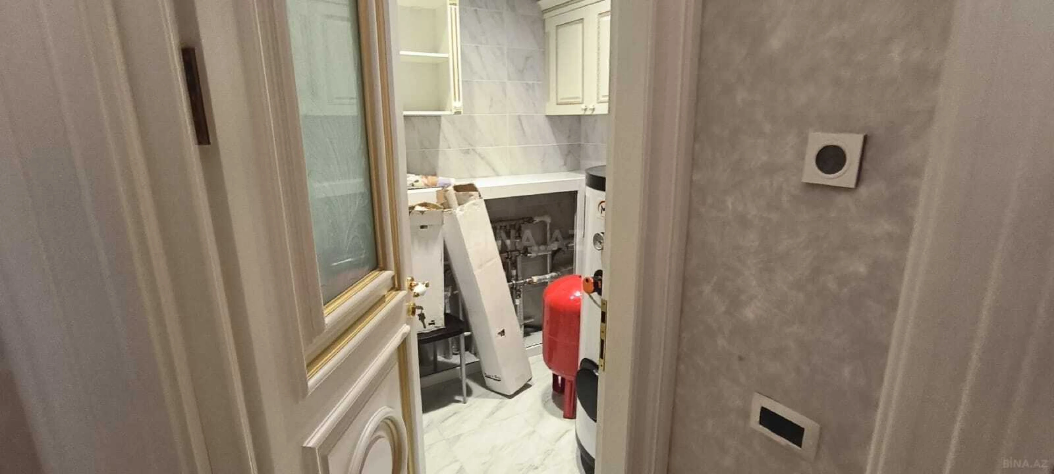 Satılır 5 otaqlı mənzil 400 m²