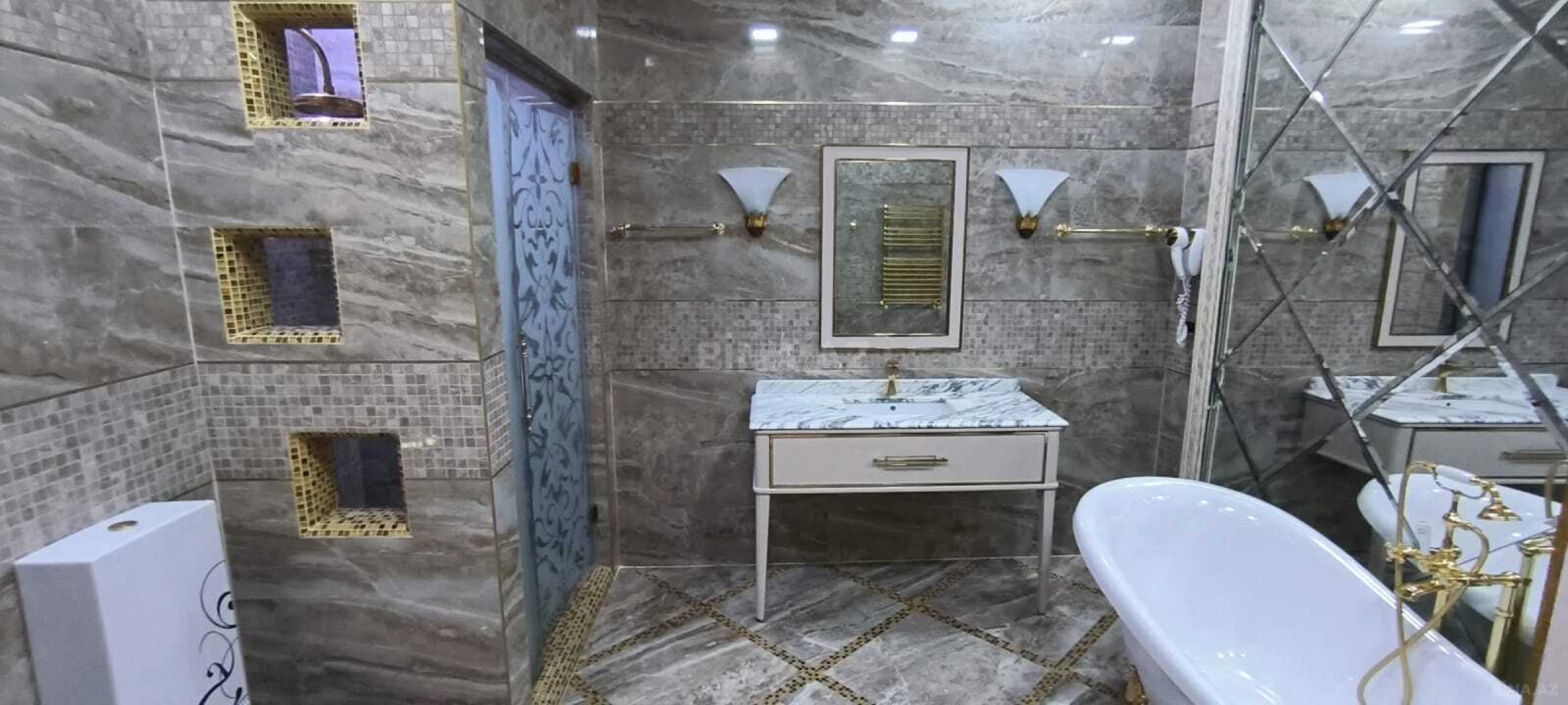 Satılır 5 otaqlı mənzil 400 m²