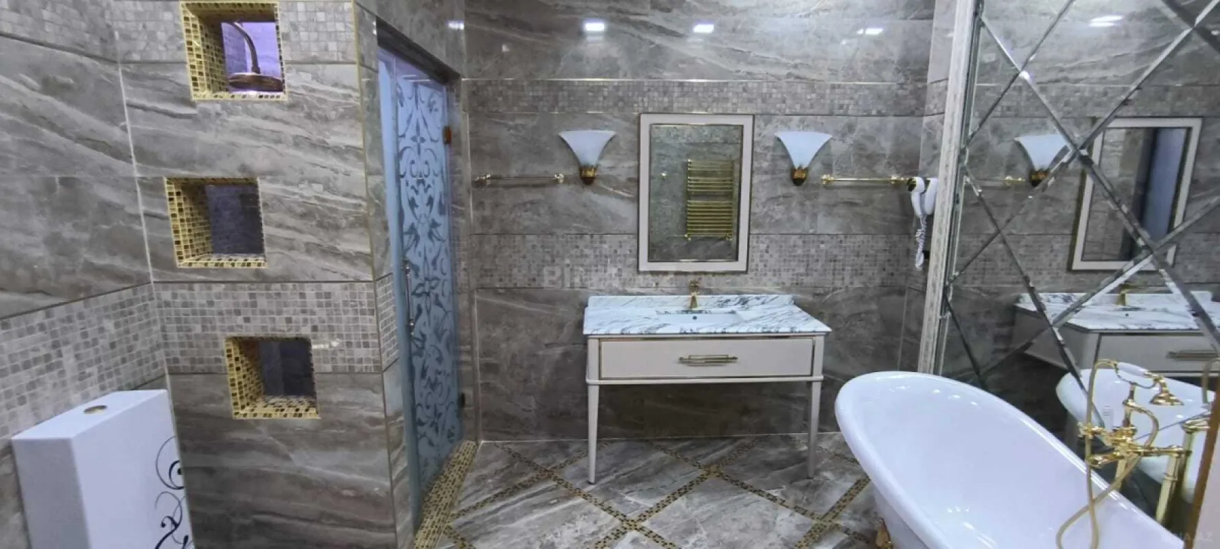 Satılır 5 otaqlı mənzil 400 m²