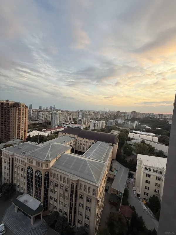 Kirayə verilir 4 otaqlı mənzil 230 m²