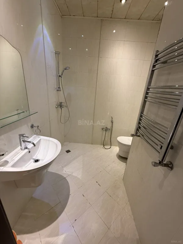 Kirayə verilir 4 otaqlı mənzil 230 m²