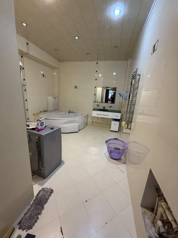 Kirayə verilir 4 otaqlı mənzil 230 m²