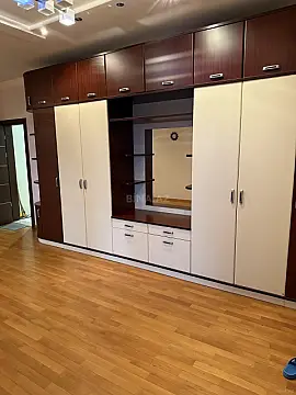 Kirayə verilir 4 otaqlı mənzil 230 m²