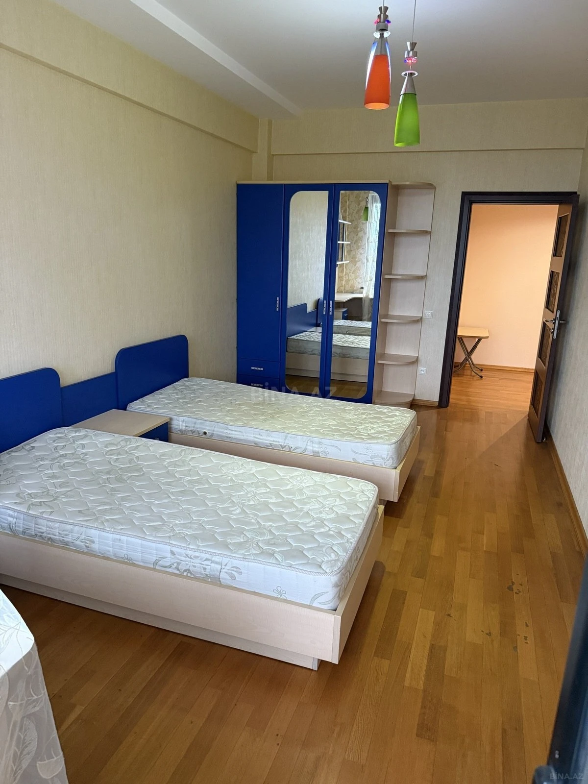 Kirayə verilir 4 otaqlı mənzil 230 m²