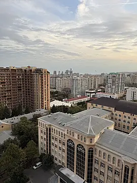 Kirayə verilir 4 otaqlı mənzil 230 m²