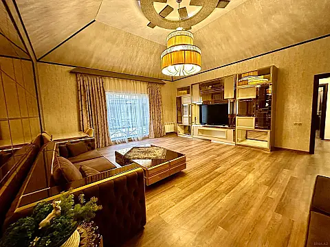 Satılır 4 otaqlı həyət evi 220 m²