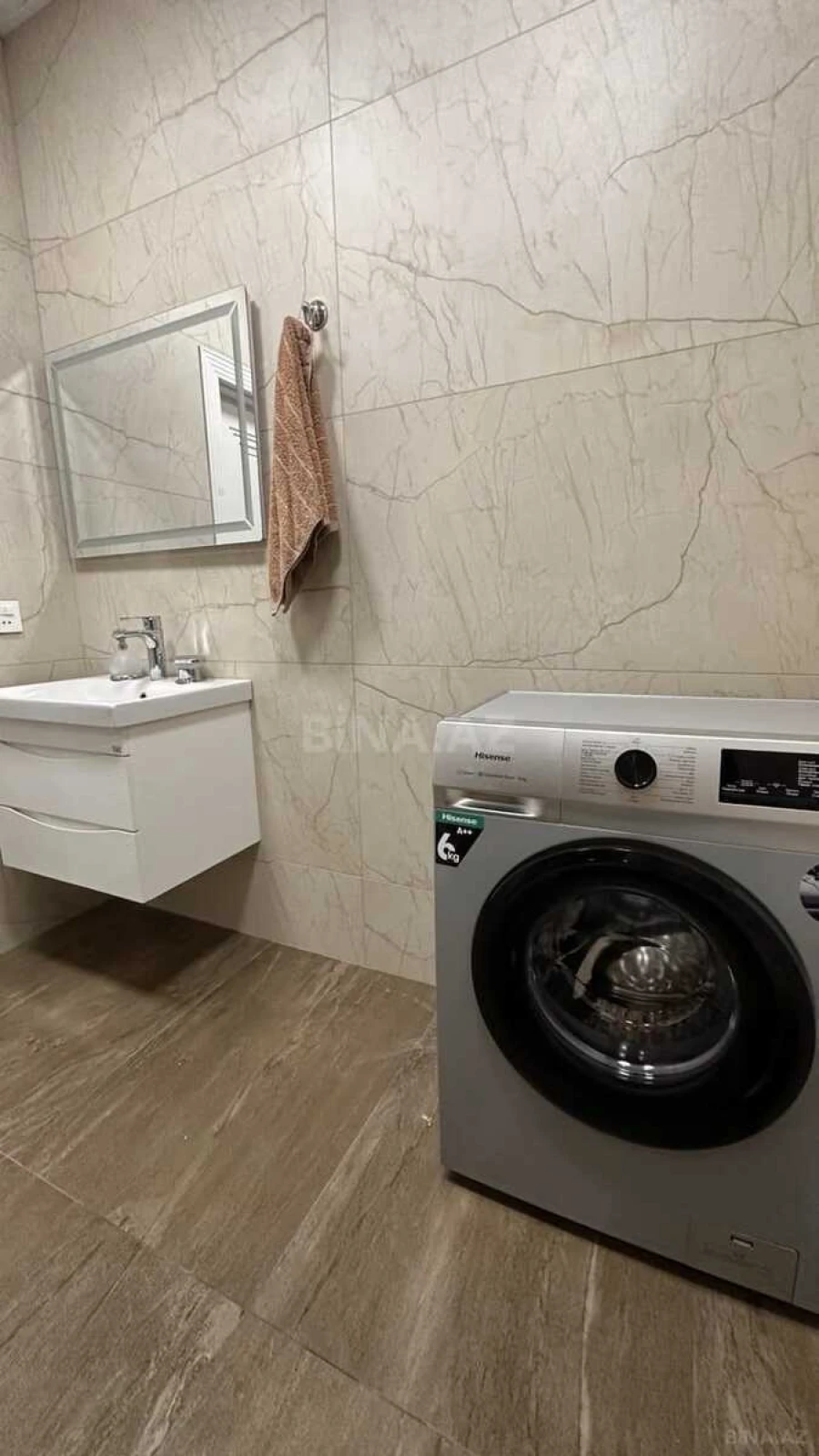 Kirayə verilir 2 otaqlı mənzil 90 m²