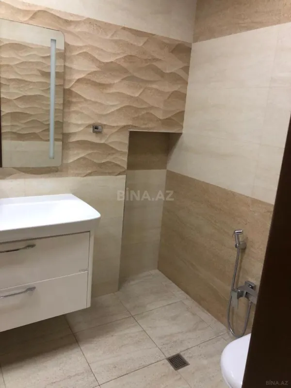 Satılır 5 otaqlı mənzil 286 m²