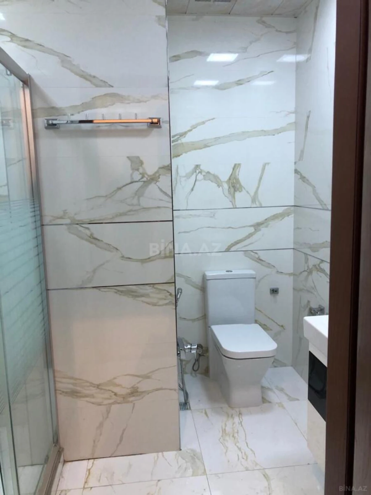 Satılır 5 otaqlı mənzil 286 m²