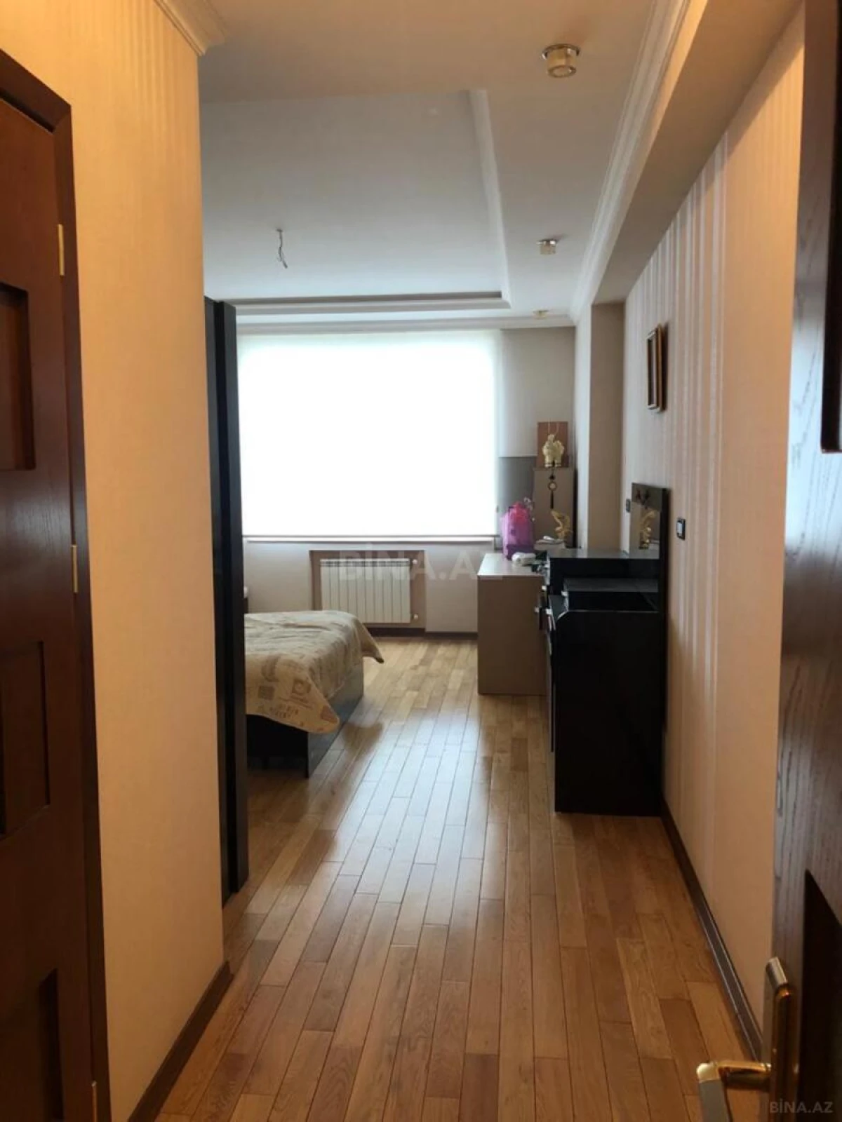 Satılır 5 otaqlı mənzil 286 m²