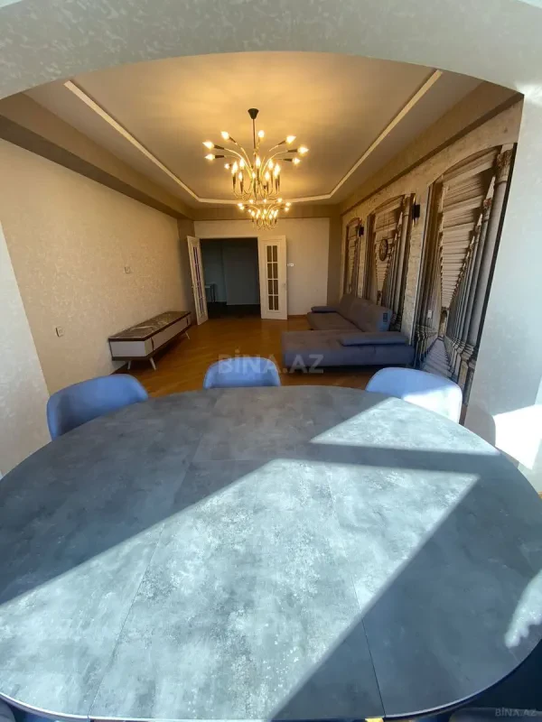 Kirayə verilir 3 otaqlı mənzil 160 m²