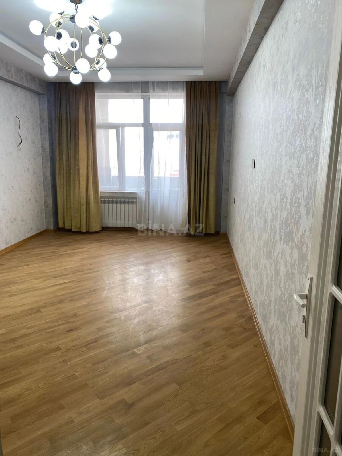 Kirayə verilir 3 otaqlı mənzil 160 m²