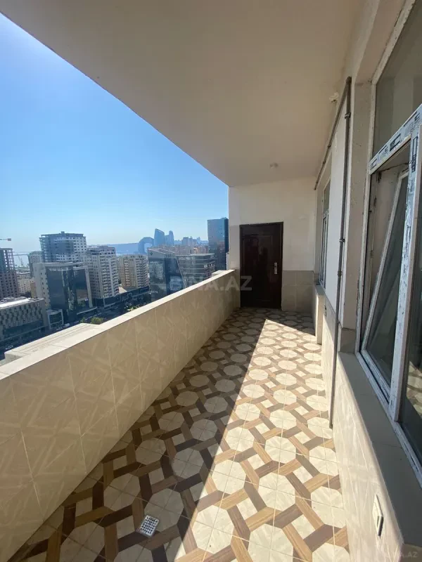 Kirayə verilir 3 otaqlı mənzil 160 m²