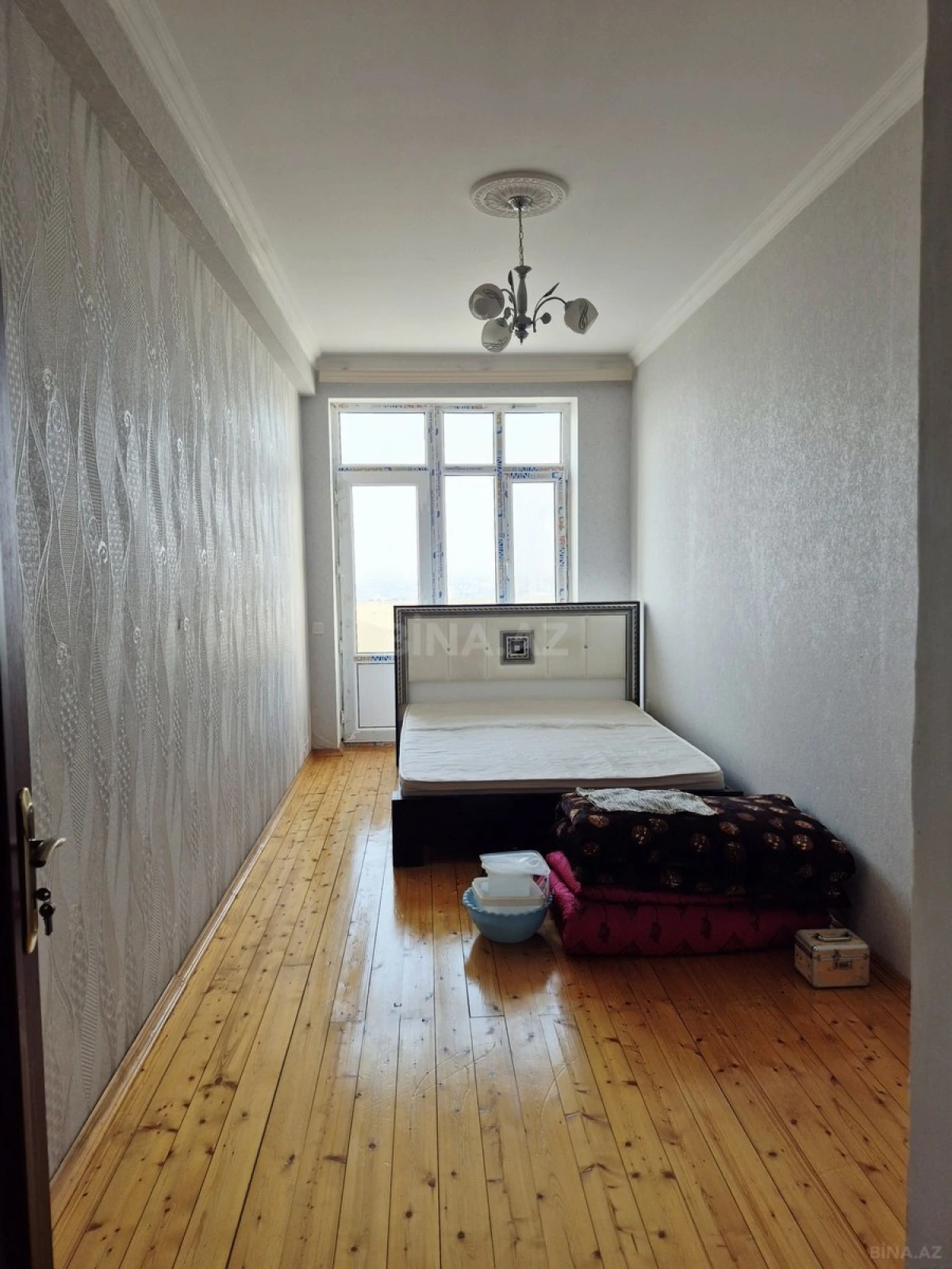 Kirayə verilir 4 otaqlı mənzil 130 m²