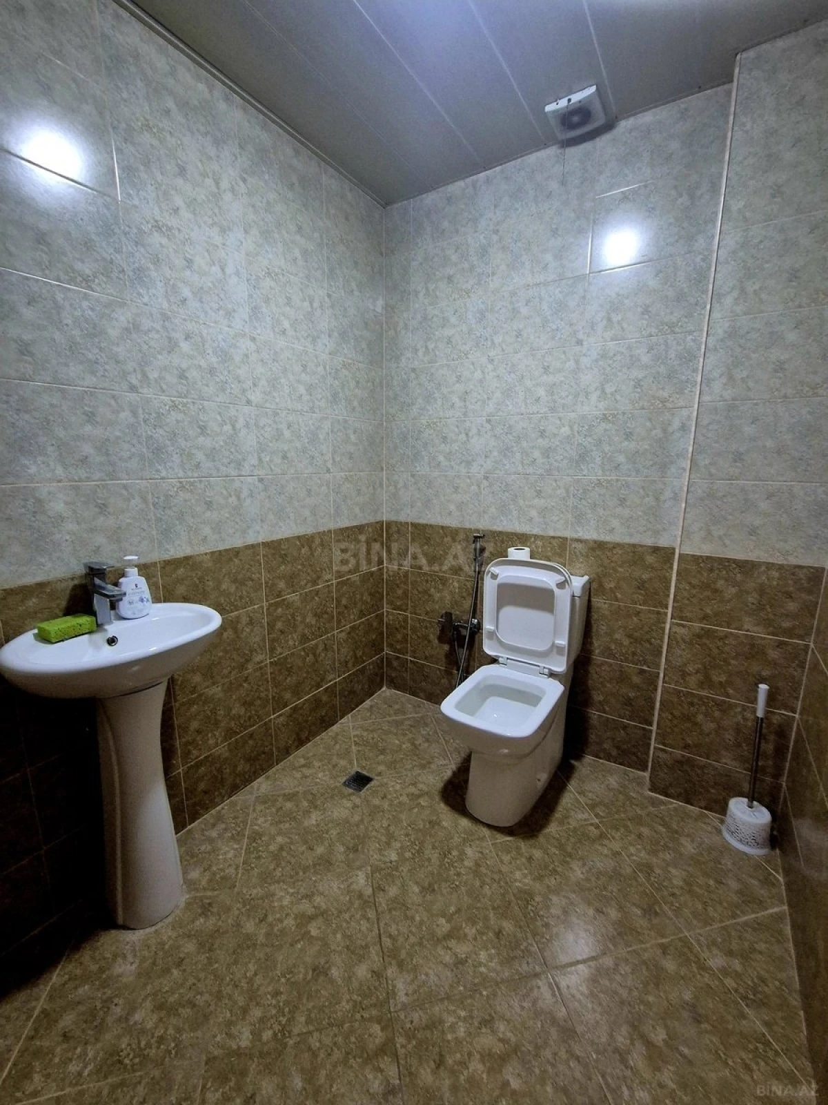 Kirayə verilir 4 otaqlı mənzil 130 m²