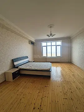 Kirayə verilir 4 otaqlı mənzil 130 m²
