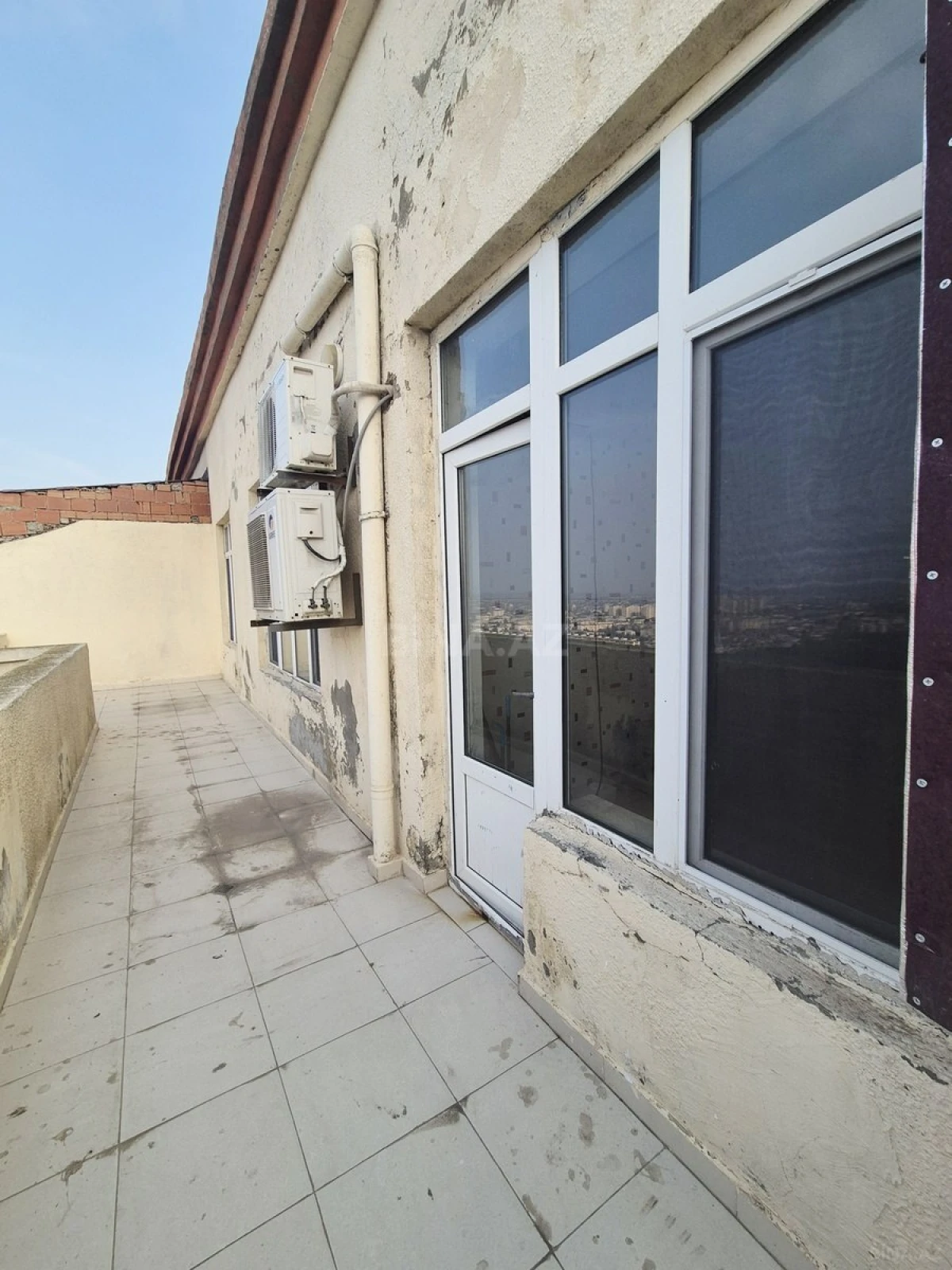 Kirayə verilir 4 otaqlı mənzil 130 m²