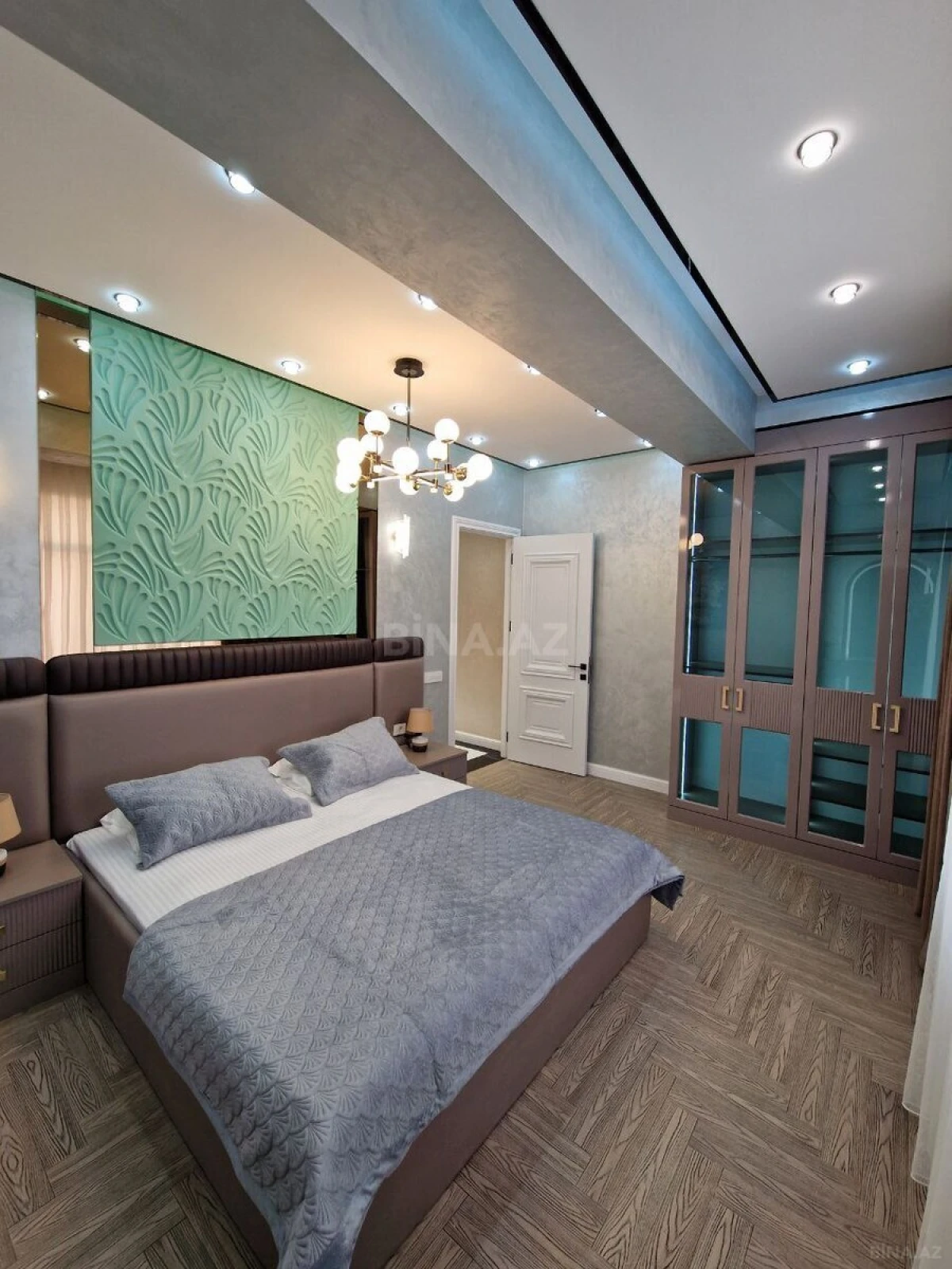 Satılır 3 otaqlı mənzil 102 m²