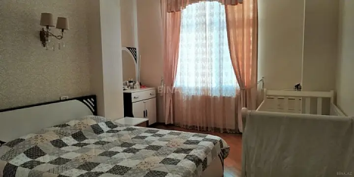 Kirayə verilir 3 otaqlı mənzil 110 m²