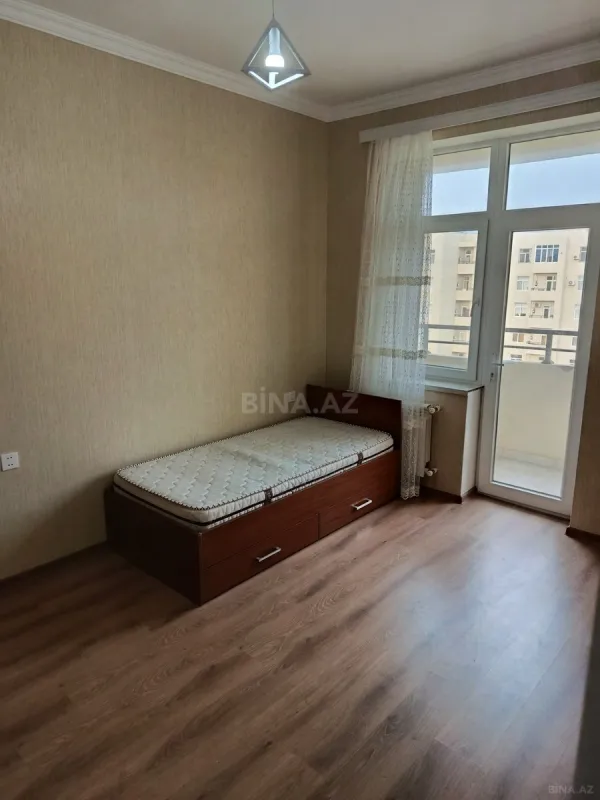 Kirayə verilir 4 otaqlı mənzil 105 m²