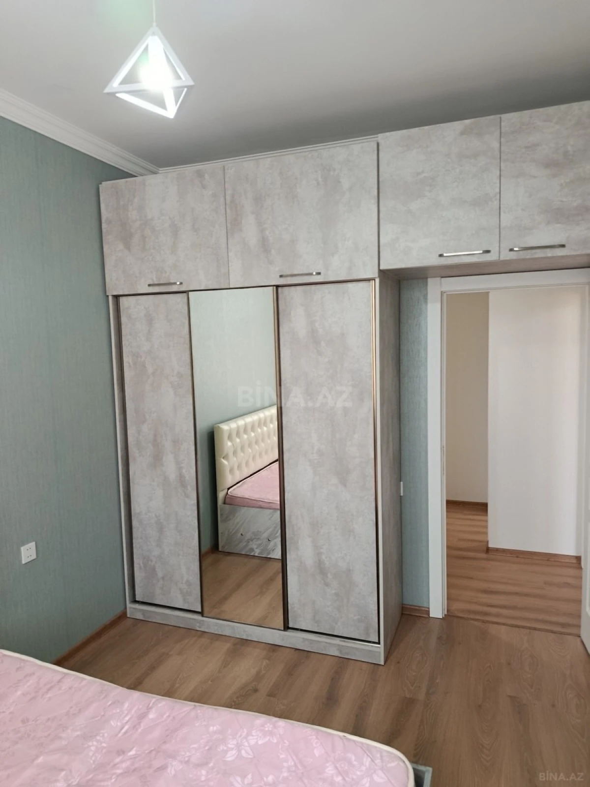 Kirayə verilir 4 otaqlı mənzil 105 m²