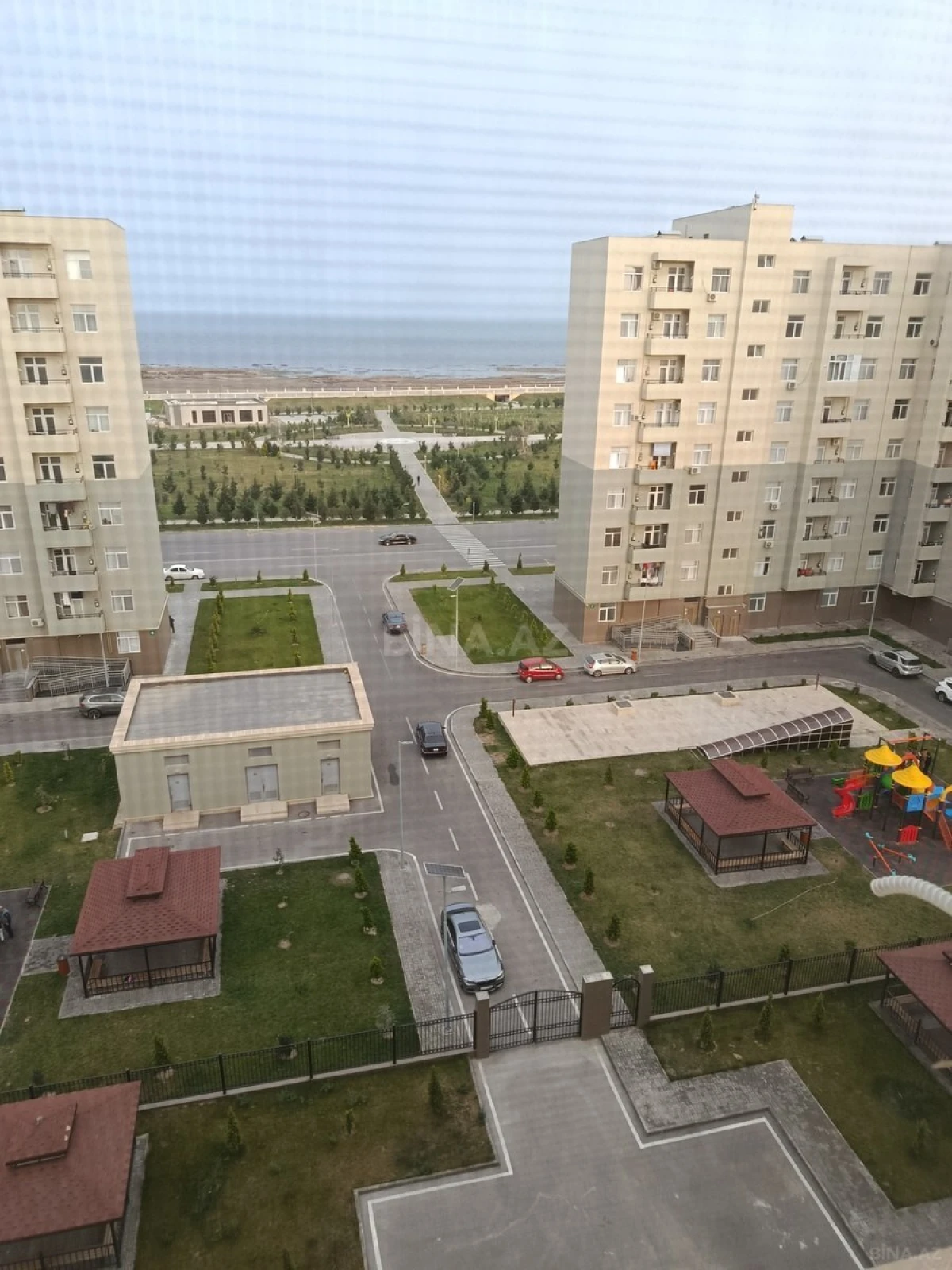 Kirayə verilir 4 otaqlı mənzil 105 m²