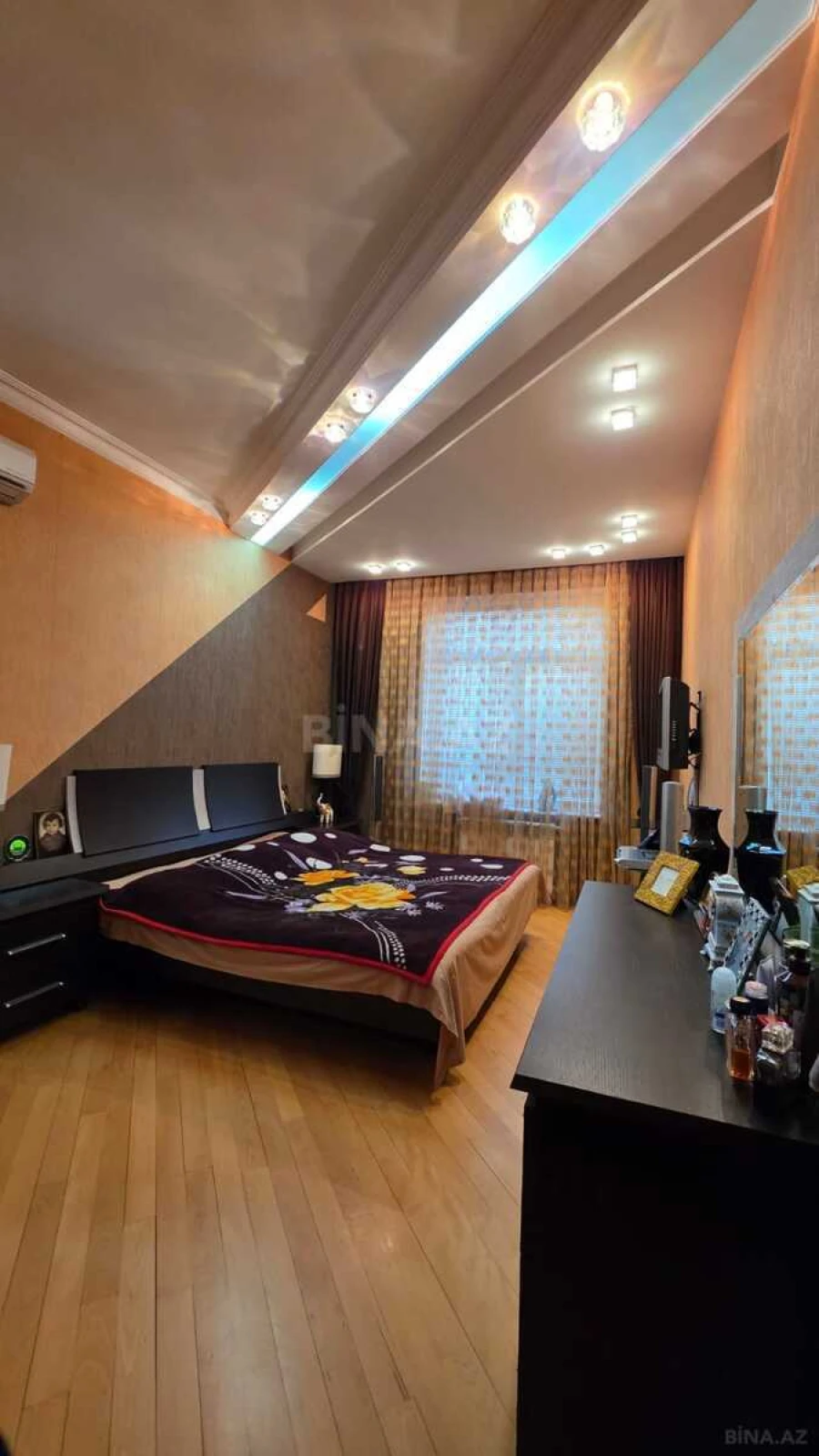 Satılır 2 otaqlı mənzil 90 m²