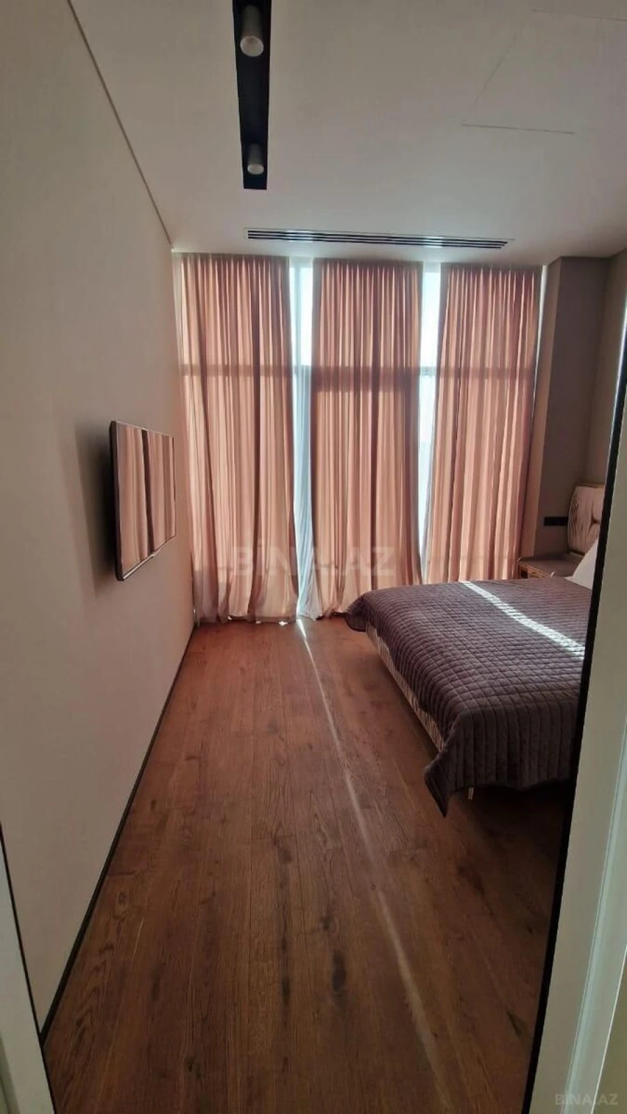 Satılır 2 otaqlı mənzil 84 m²