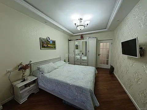 Satılır 4 otaqlı mənzil 100 m²