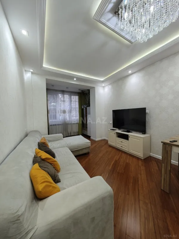 Satılır 4 otaqlı mənzil 100 m²