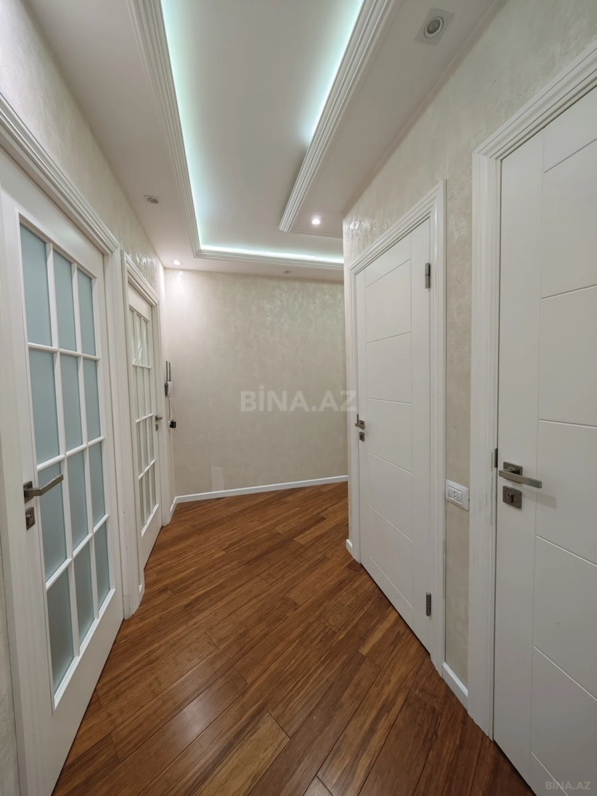 Satılır 4 otaqlı mənzil 100 m²