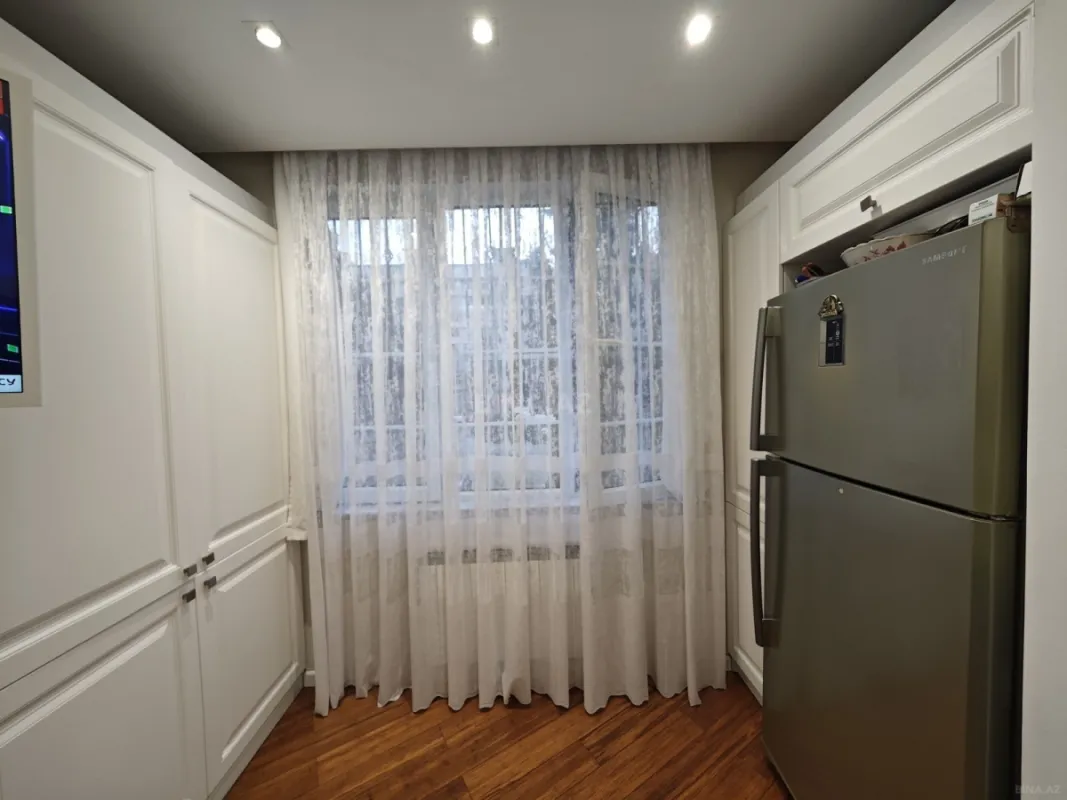 Satılır 4 otaqlı mənzil 100 m²