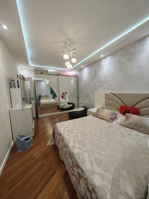 Satılır 4 otaqlı mənzil 100 m²