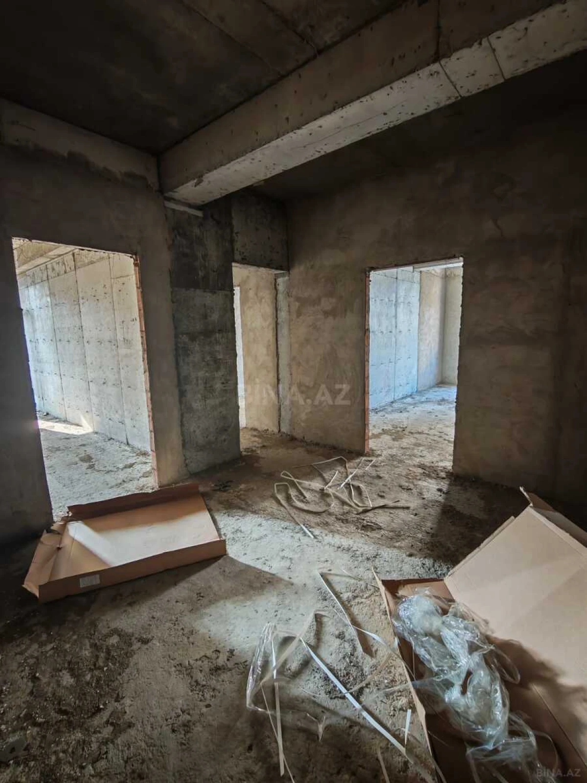 Satılır 3 otaqlı mənzil 142 m²