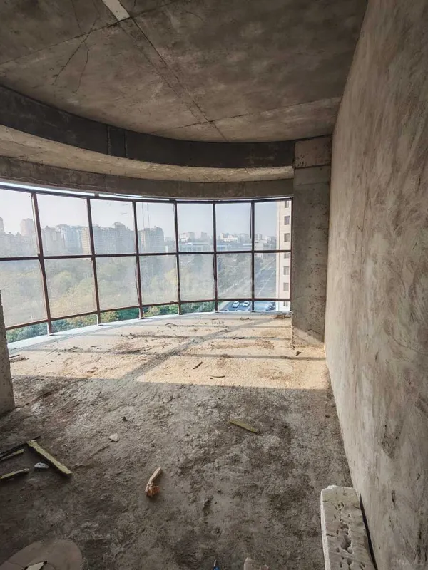 Satılır 3 otaqlı mənzil 142 m²