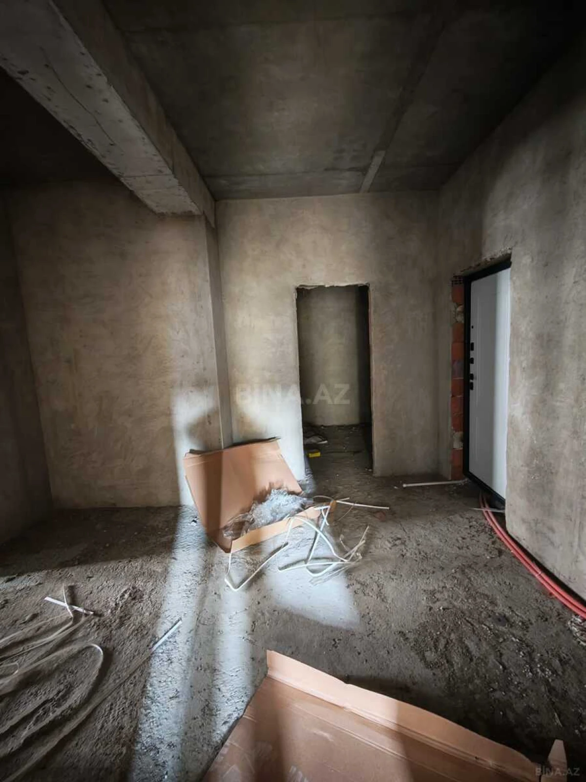 Satılır 3 otaqlı mənzil 142 m²