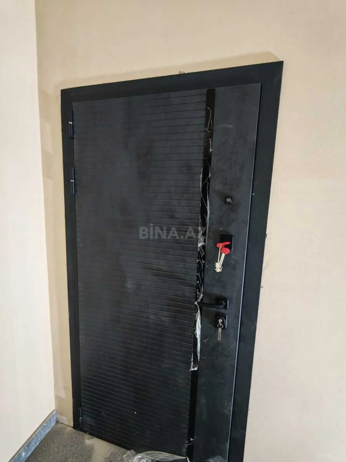 Satılır 3 otaqlı mənzil 142 m²