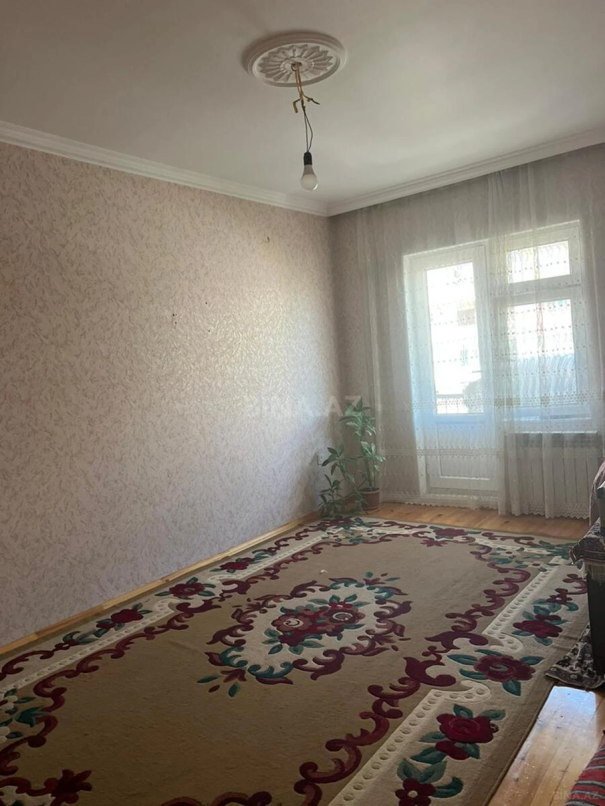 Satılır 5 otaqlı mənzil 120 m²