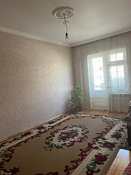 Satılır 5 otaqlı mənzil 120 m²