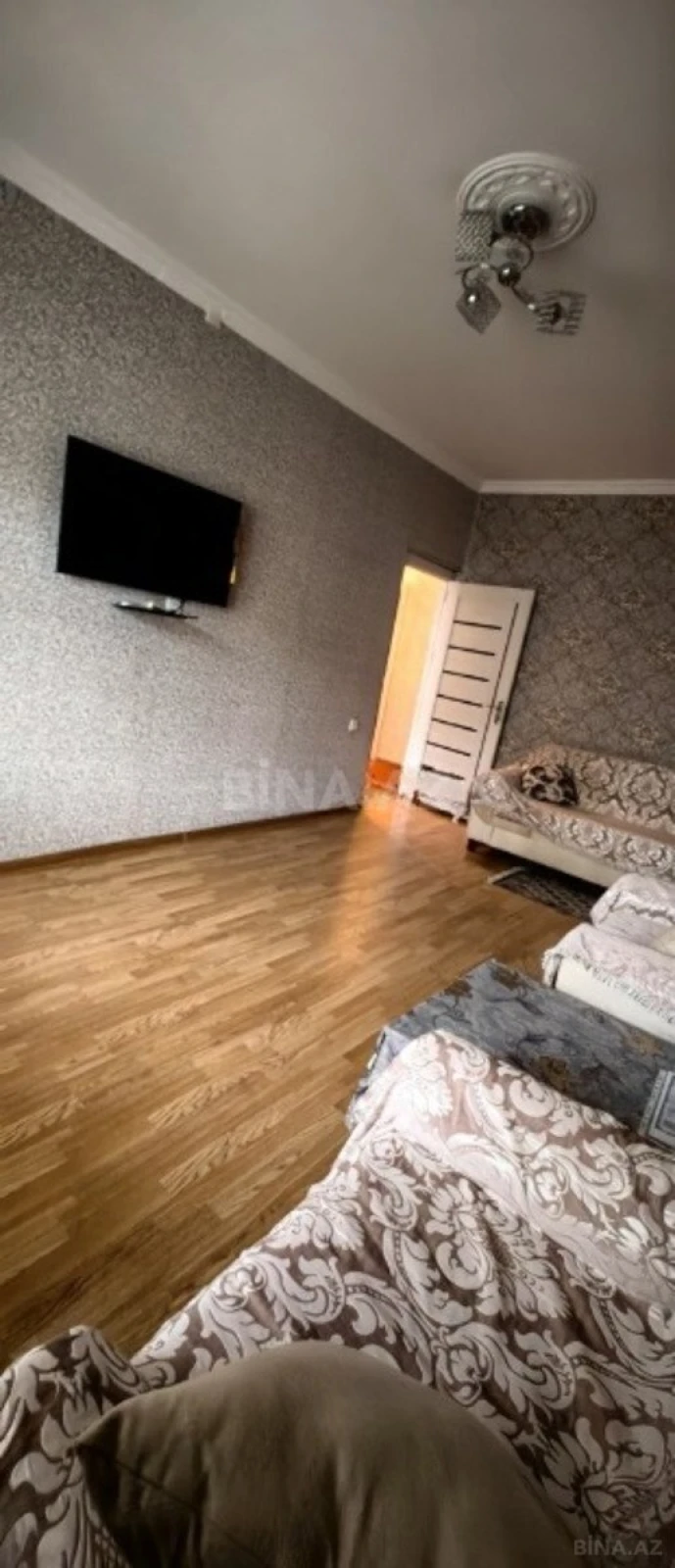 Satılır 5 otaqlı mənzil 120 m²